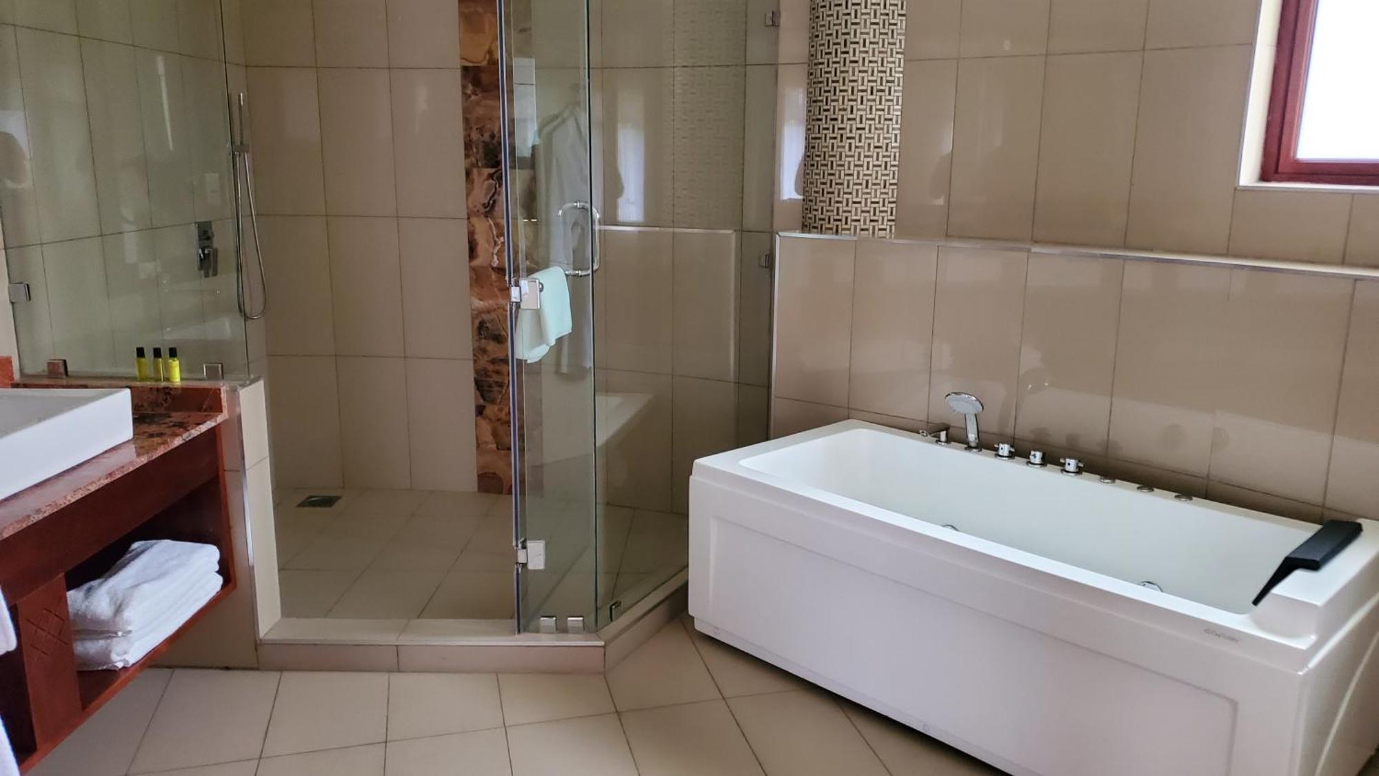 Hermosa Garden Hotel Найроби Екстериор снимка